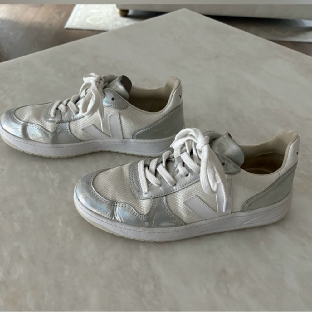 Veja Women's Sneakers in White and Silver - Picture 10 of 13